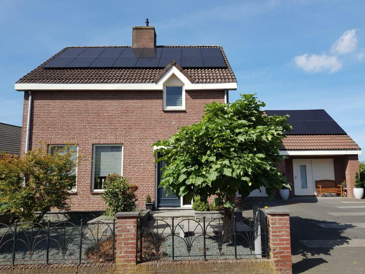 Het Gildehuis Met Sauna En Jacuzzi Stevensweert Exterior foto